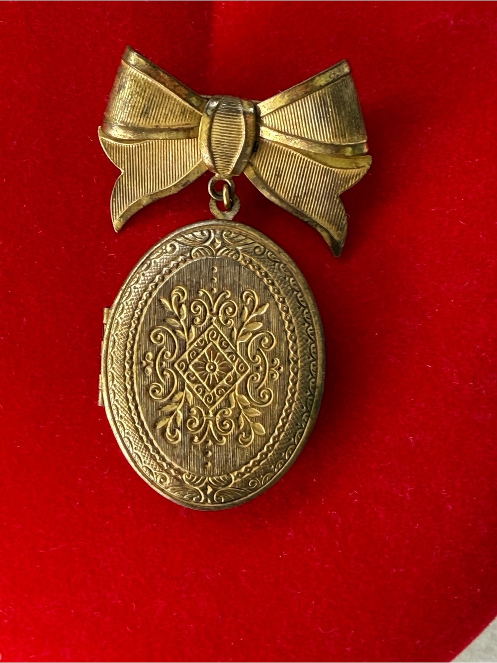 Miriam Haskell Gold-Tone Ribbon Bow Tie Oval Locket Pin Brooch